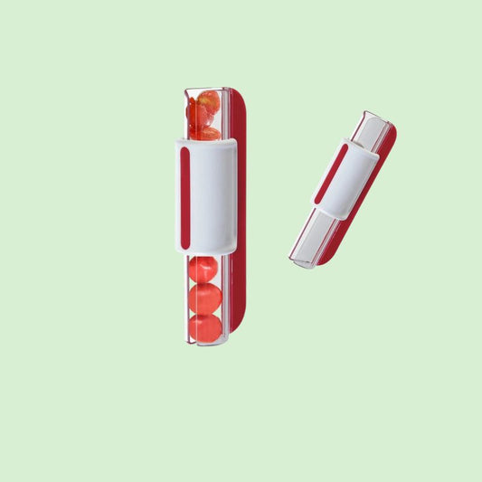 Coupe-fruits variante rouge présenté seul, demonstration