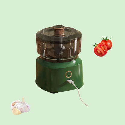 Mini hachoir électrique 350 ml branché en USB.